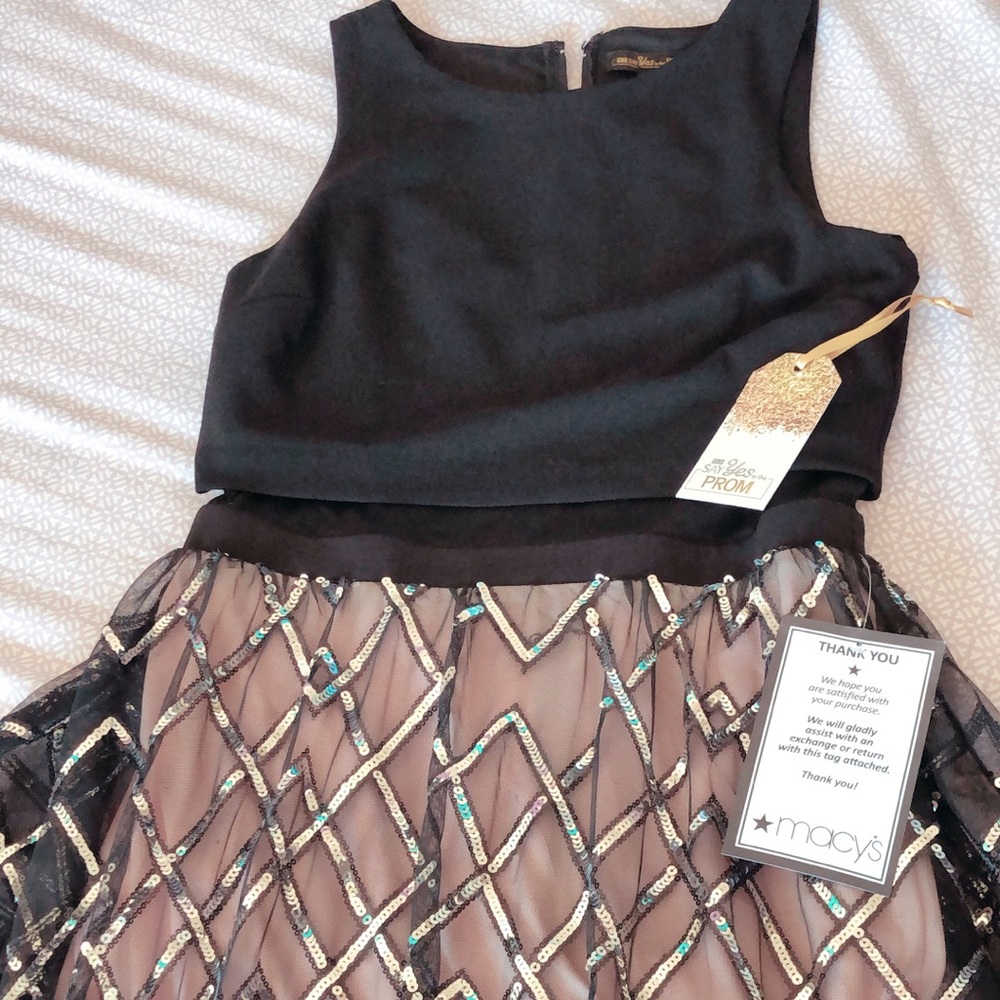 Macy’s Say Yes to the Prom Prom Dress